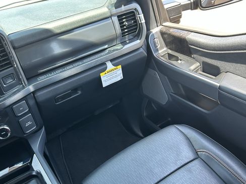 Used 2025 Ford F250 Lariat AWD/4WD image 18