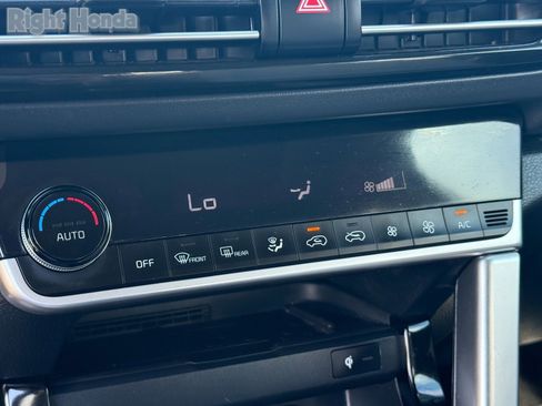 Used 2022 Kia Seltos SX w/ Sunroof Package image 22