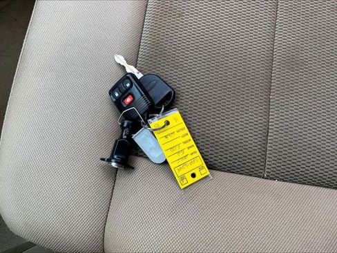 Used 2005 Ford F150 XL RWD image 14