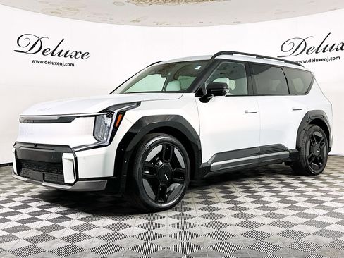 Used 2024 Kia EV9 GT-Line AWD/4WD image 3