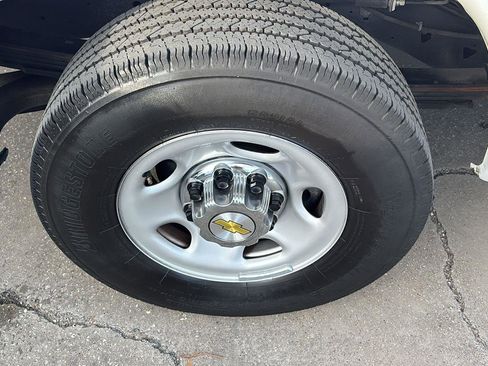 Certified 2025 Chevrolet Express 3500 LT w/ LT Preferred Equipment Group image 10