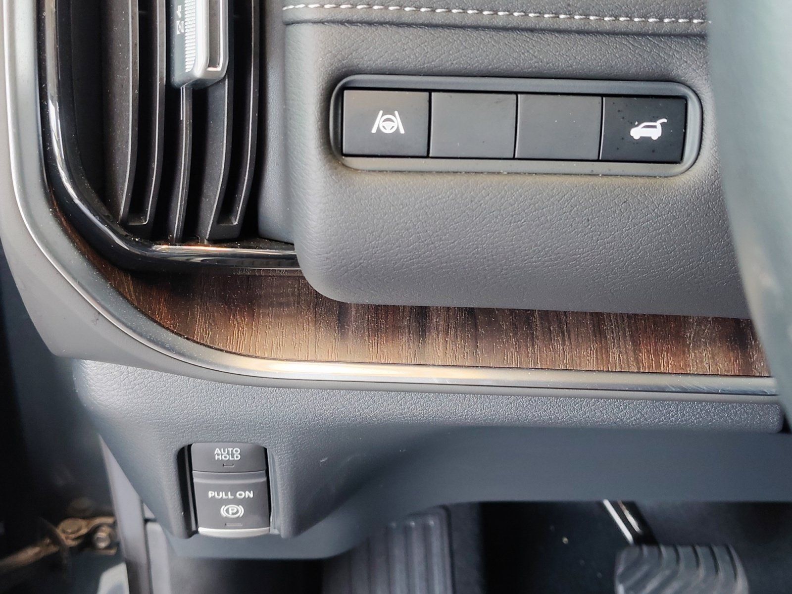 Used 2026 Nissan Armada SL w/ Captain's Chari Seat Package RWD image 30