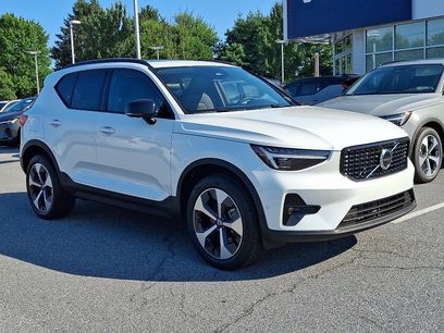 New 2026 Volvo XC40 B5 Plus w/ Protection Package Premier