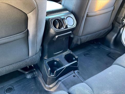 Used 2018 Jeep Wrangler Unlimited Sport image 24