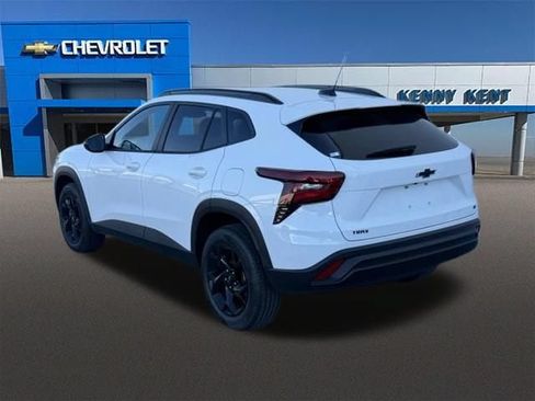 Used 2026 Chevrolet Trax LT w/ Midnight Edition FWD image 29