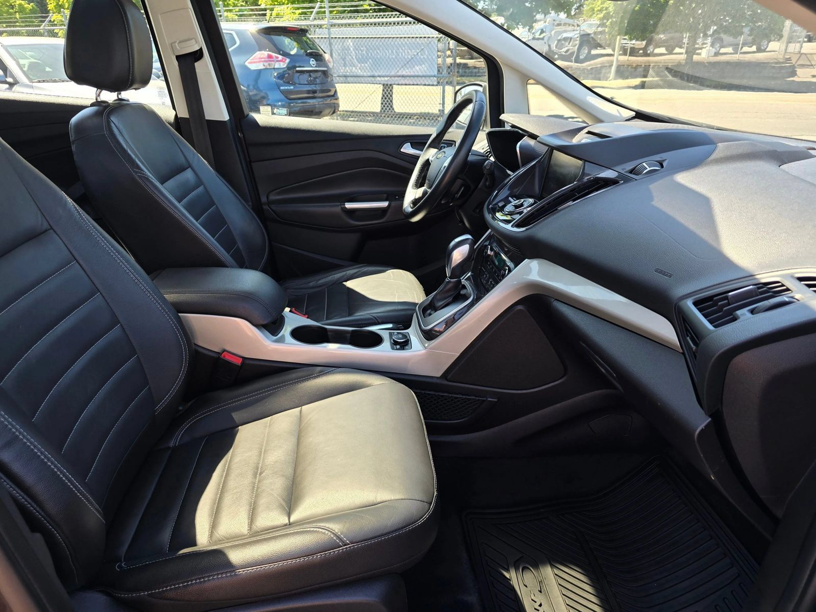 Used 2015 Ford C-MAX Energi SEL w/ Equipment Group 303A FWD image 11