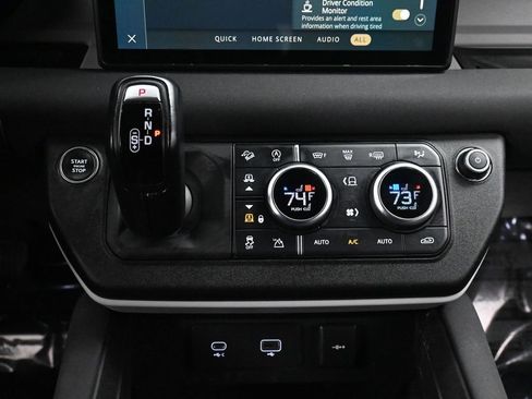 Used 2023 Land Rover Defender 110 X-Dynamic SE image 38