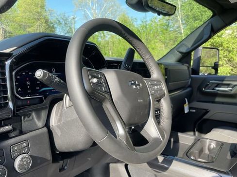New 2026 Chevrolet Silverado 2500 ZR2 AWD/4WD image 14