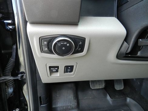 Used 2018 Ford F150 XLT w/ Equipment Group 302A Luxury image 16