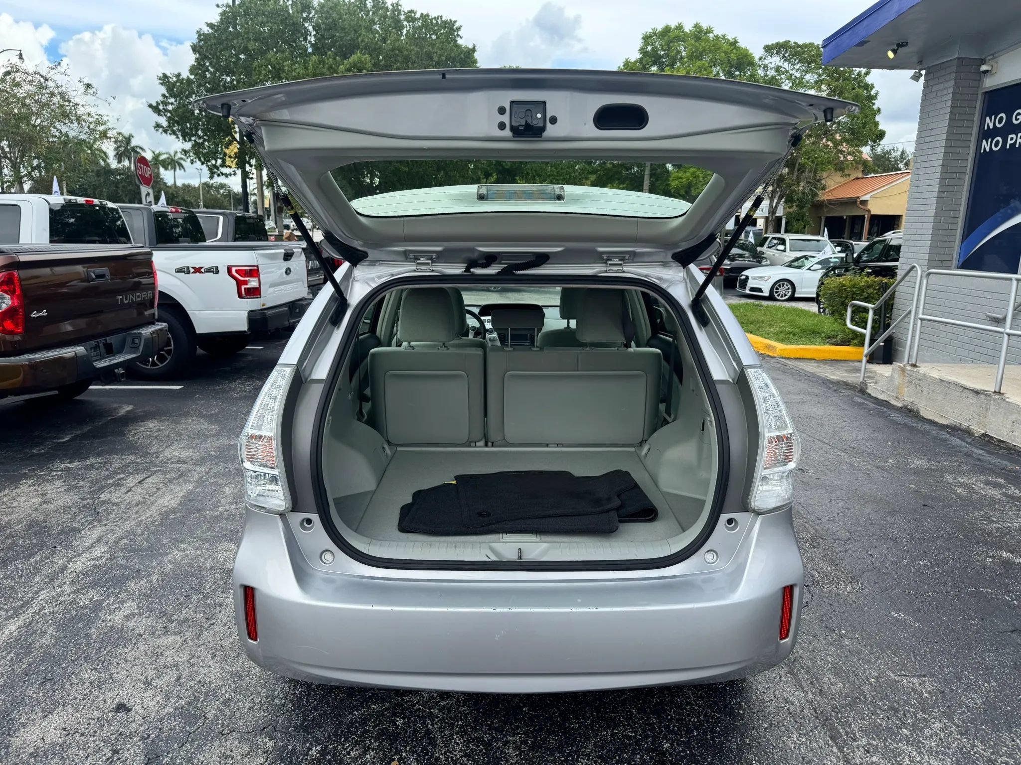 Used 2013 Toyota Prius V Three FWD image 8