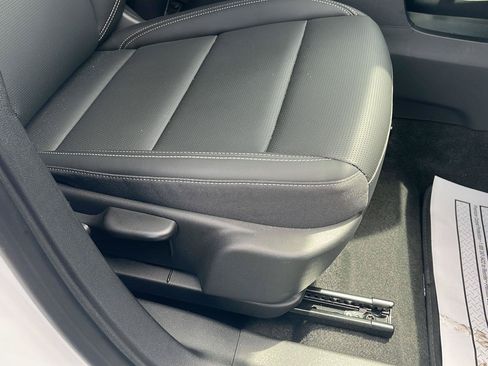 Used 2025 Buick Envision Preferred AWD/4WD image 30