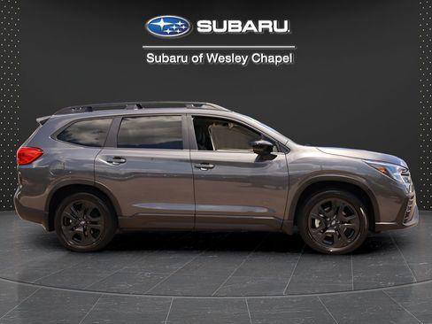 Certified 2025 Subaru Ascent Onyx Edition w/ Onyx Package AWD/4WD image 11