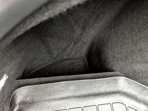 Used 2015 Tesla Model S AWD image 38