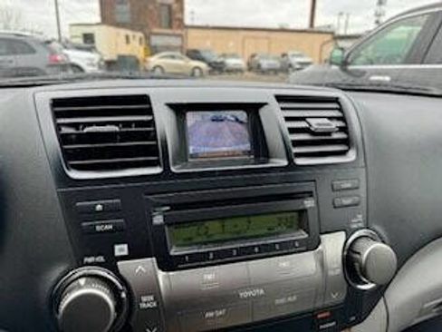 Used 2010 Toyota Highlander Limited image 20