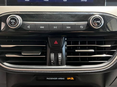 Used 2021 Ford Escape SE w/ SE Sport Appearance Package image 15