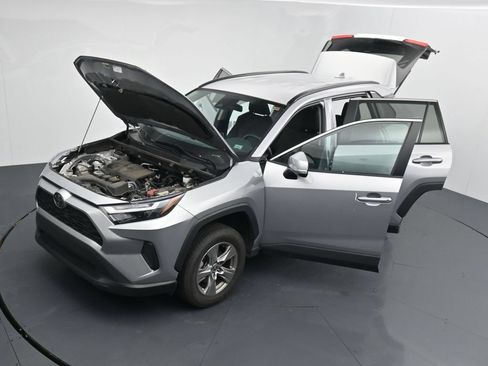 Used 2024 Toyota RAV4 XLE AWD/4WD image 26