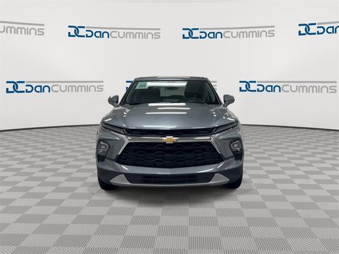Used 2025 Chevrolet Blazer LT image 3