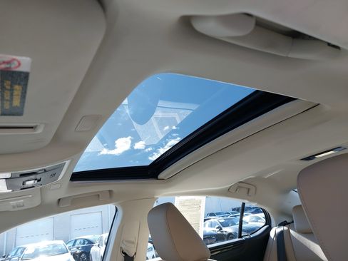 Used 2020 Lexus ES 350 w/ Premium Package image 32