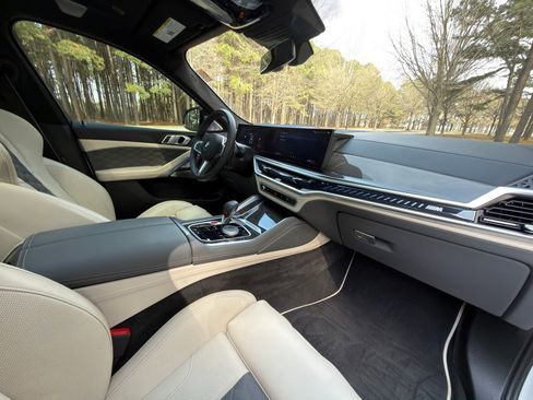 Used 2025 BMW X6 M Competition w/ Executive Package image 19