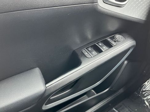 Used 2025 Kia Soul LX w/ LX Technology Package image 20