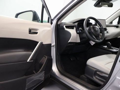New 2026 Toyota Corolla Cross L image 8