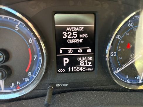 Used 2018 Toyota Corolla LE image 10