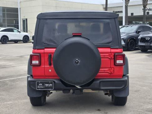Used 2018 Jeep Wrangler Unlimited Sport S AWD/4WD image 5