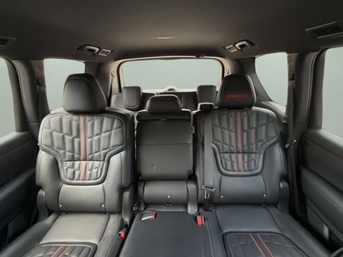 Used 2025 Nissan Armada PRO-4X AWD/4WD image 7