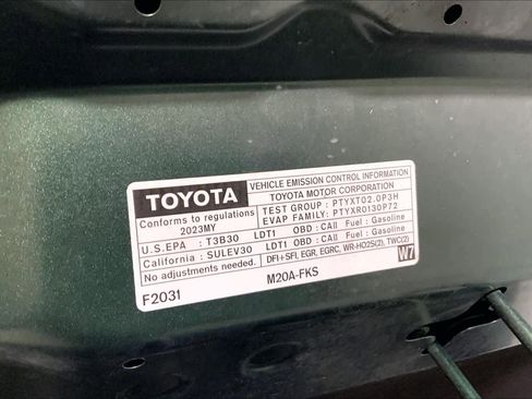 Used 2023 Toyota Corolla Cross XLE image 31