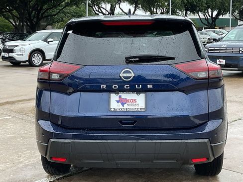 Used 2025 Nissan Rogue SV image 6