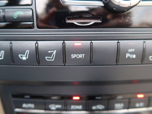 Used 2013 Mercedes-Benz E 550 Cabriolet image 20