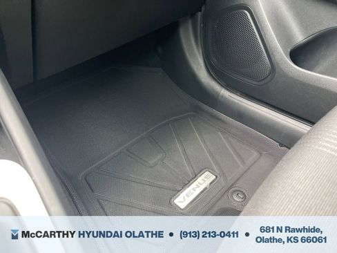 Certified 2024 Hyundai Venue Limited FWD image 31
