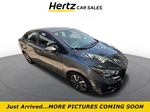 Used 2025 Nissan Versa SV image 1