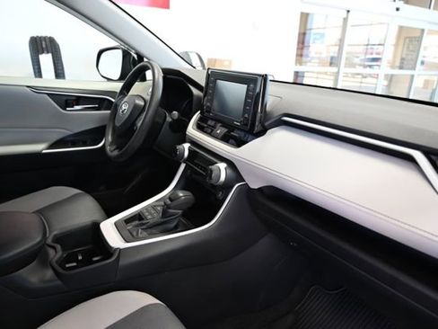 Used 2022 Toyota RAV4 XLE image 14