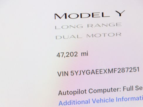 Used 2021 Tesla Model Y Long Range image 15