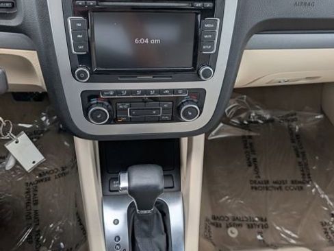 Used 2010 Volkswagen Eos Komfort image 9
