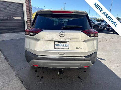 Used 2021 Nissan Rogue SV AWD/4WD image 6