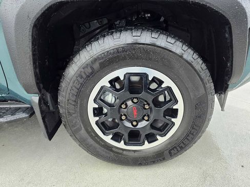 Certified 2025 Toyota 4Runner TRD Off-Road Premium image 9