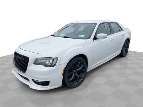 Used 2022 Chrysler 300 Touring L w/ Comfort Group RWD image 1
