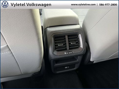 Certified 2023 Volkswagen Taos SE w/ Black Wheel Package image 13