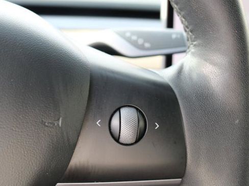 Used 2021 Tesla Model 3 Performance image 12
