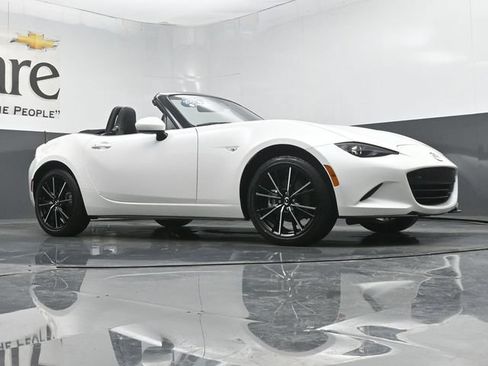 Used 2024 MAZDA MX-5 Miata Grand Touring w/ Weather Package RWD image 2