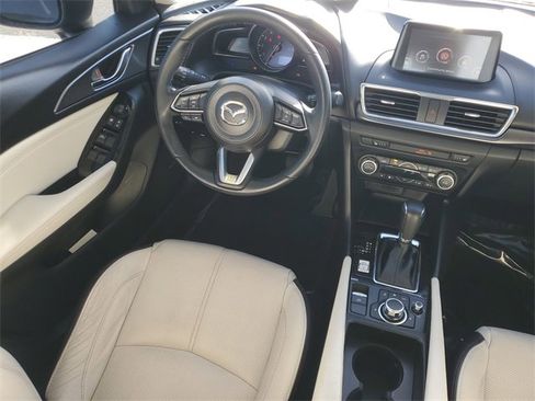 Used 2018 MAZDA MAZDA3 Grand Touring image 13