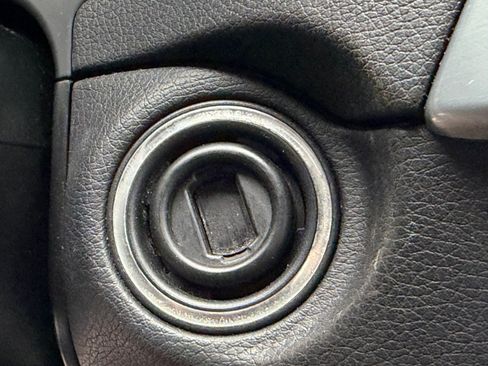 Used 2014 Mercedes-Benz C 250 Sedan image 23