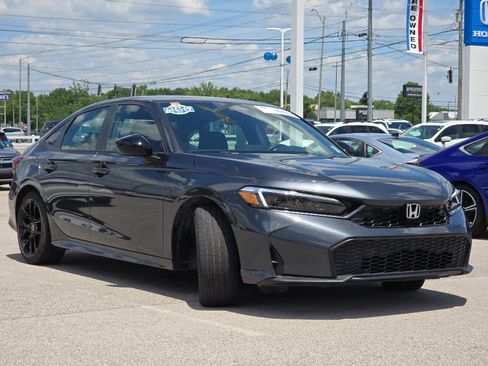 Used 2025 Honda Civic Sport image 6