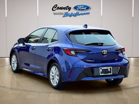 Used 2025 Toyota Corolla SE w/ SE Package FWD image 6