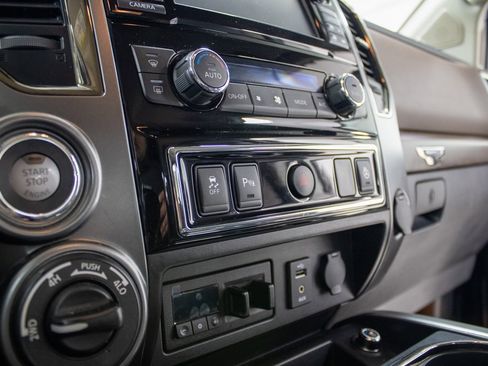 Used 2016 Nissan Titan Platinum Reserve image 20