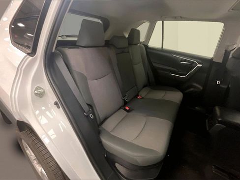 Used 2019 Toyota RAV4 XLE w/ Convenience Package image 16