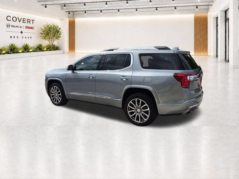 Used 2023 GMC Acadia Denali w/ Denali Ultimate Package FWD image 9
