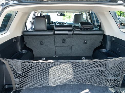 Used 2018 Toyota 4Runner Limited AWD/4WD image 9